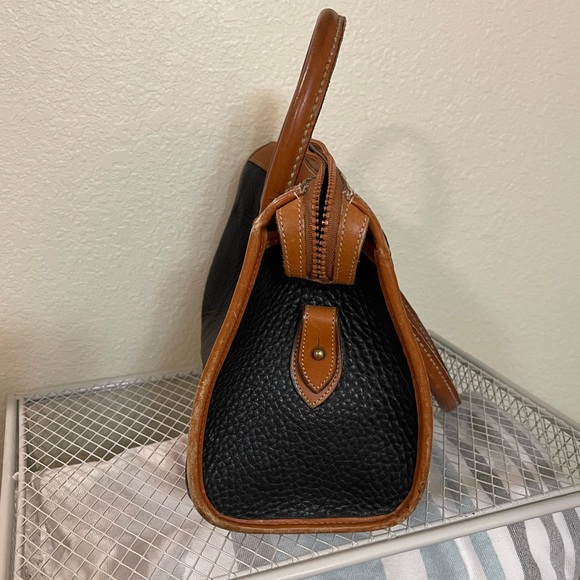 Dooney & Bourke hand bag - Picture 4 of 8